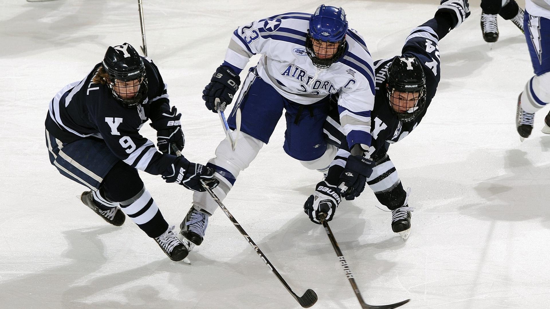 世界中学生田径赛 中国小将铅球、铁饼双金展现力量优势